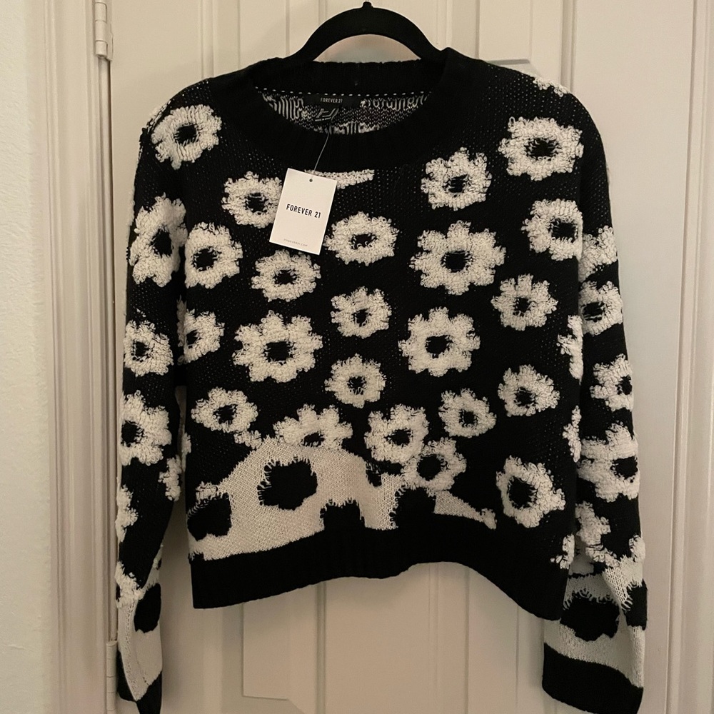 Cute Forever 21 Black and White Floral Sweater